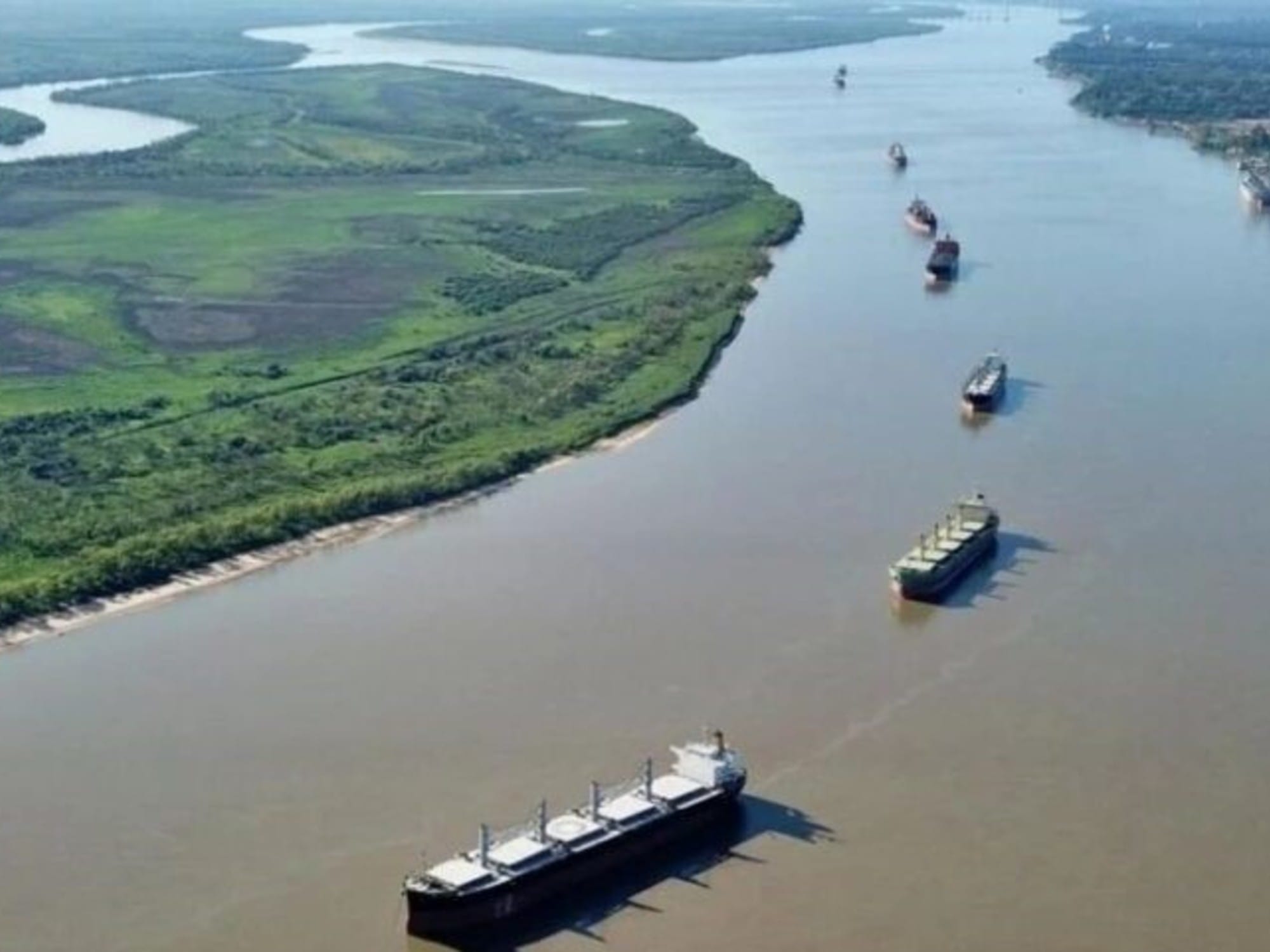 El Gobierno estudia descalificar a un competidor por la Hidrovía