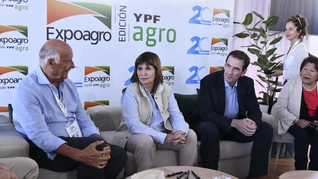 Bullrich visitó Expoagro y ratificó el compromiso del Gobierno para bajar retenciones
