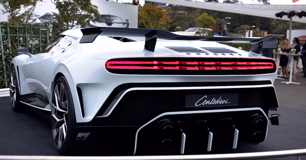 Qué modelo es y cuánto vale el superauto de Cristiano Ronaldo que causó furor por su foto de 17 millones de euros