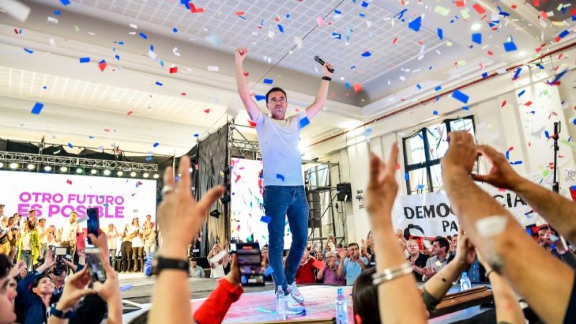 De Loredo lanza “De Loredo Session” como mensaje opositor y apuesta a frente anti-PJ para 2027