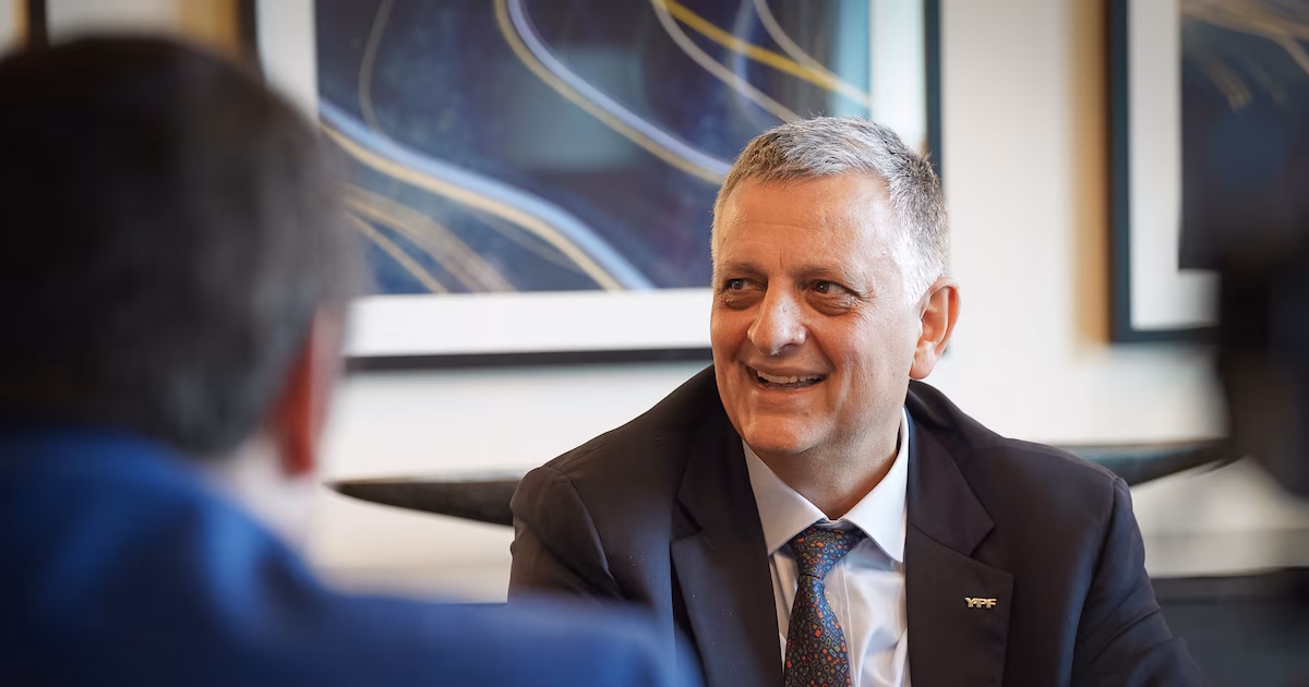 YPF acelera su megaproyecto GNL y busca USD 15.500 millones tras impulso de la guerra en Medio Oriente