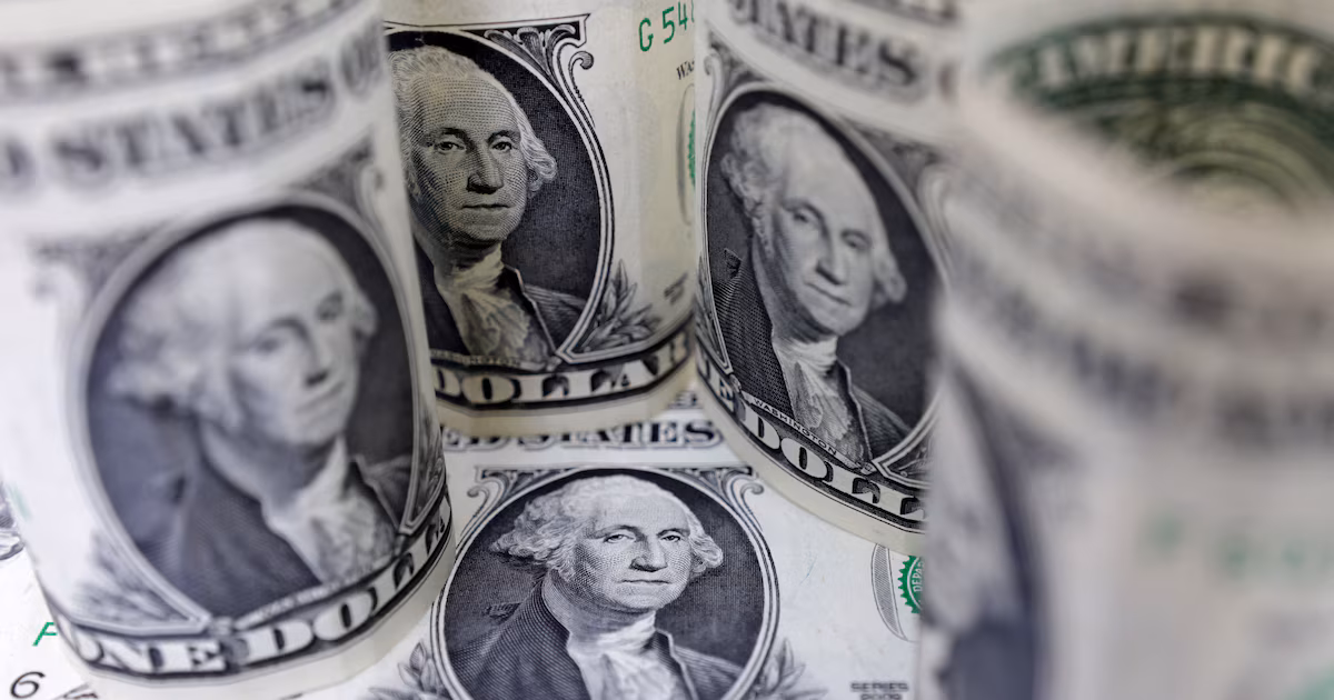 Cómo comprar o vender dólares en el feriado puente: plataformas digitales y canales informales