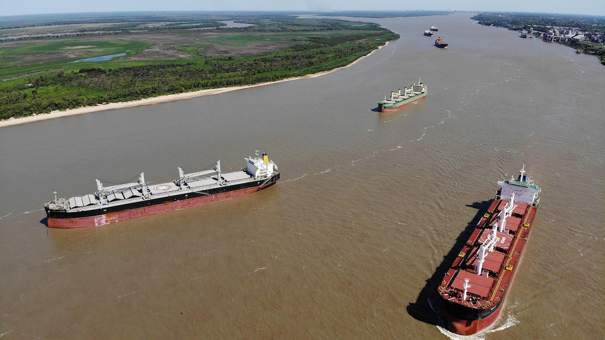 Empresas de Estados Unidos buscan entrar en la Hidrovía y crece la disputa entre dos gigantes