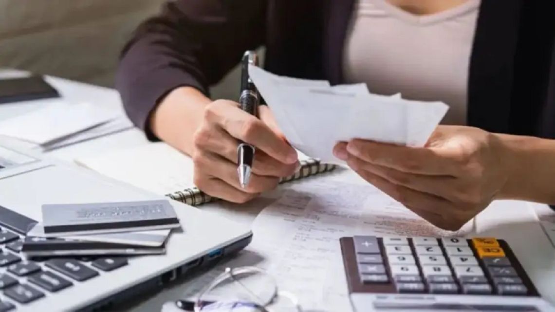 Crisis social y económica: 6 de cada 10 familias se endeudan para comer o pagar servicios