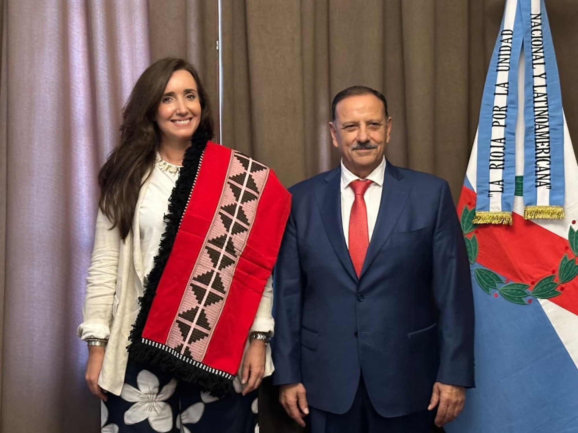 Villarruel al podio de las roscas de Pascua, con Axel y Quintela, mientras Duhalde reclama unidad al PJ