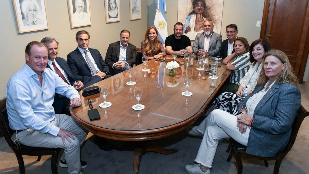 El peronismo activa reuniones y busca articular una alternativa frente al Gobierno