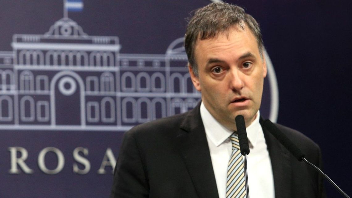 Presentan denuncia contra Manuel Adorni por presuntas irregularidades en contrataciones y concesión de Tecnópolis