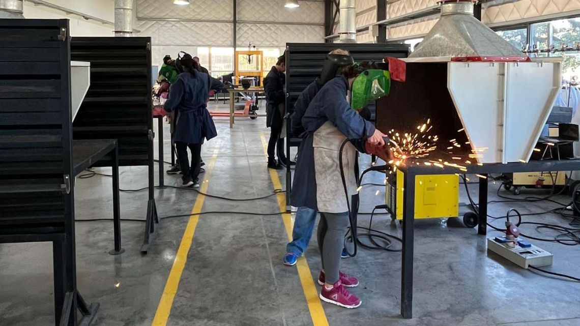 Alarma en la industria: la metalurgia se derrumba 10,3%, opera al 40% y crece la presión sobre el empleo