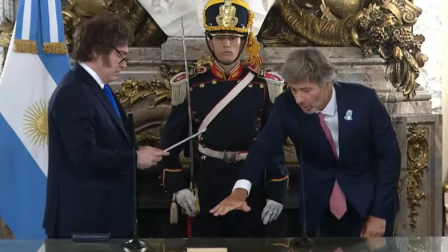 Javier Milei tomó juramento a Juan Bautista Mahiques en el Salón Blanco de la Casa Rosada