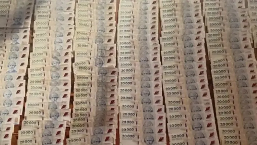 Allanamientos por hurto millonario: secuestraron dólares, millones de pesos y celulares a empleados de concesionaria