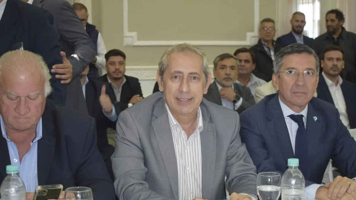 Renunció el ministro de Hacienda de Corrientes en plena polémica por descuentos salariales a docentes