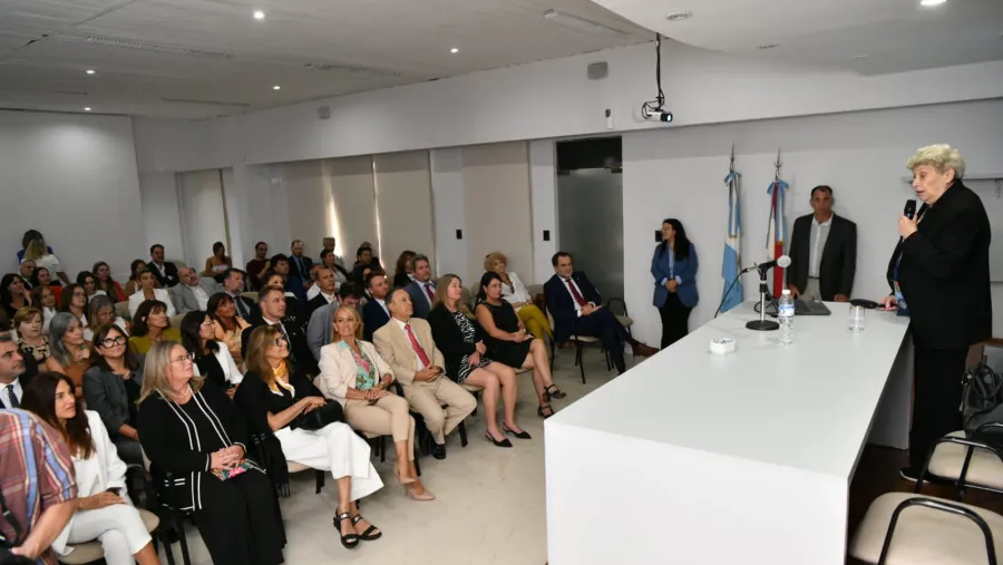 Con la presencia de Aída Kemelmajer, el Instituto Alberdi inauguró el año académico
