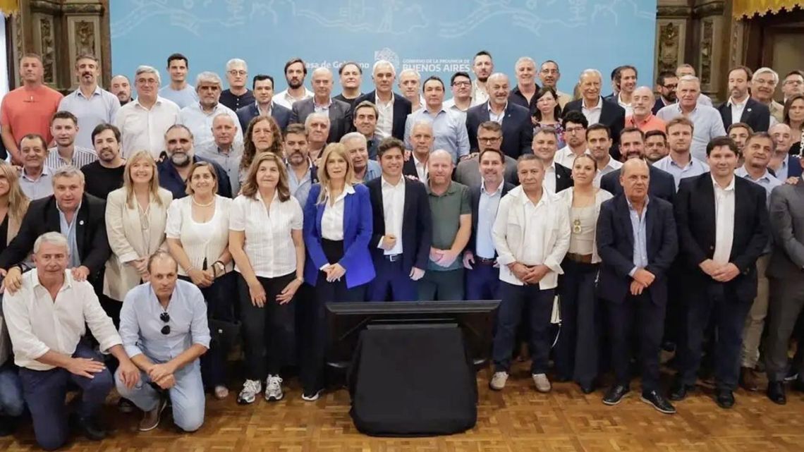 Kicillof amplía su juego y se posiciona como una voz federal ante la motosierra de Milei