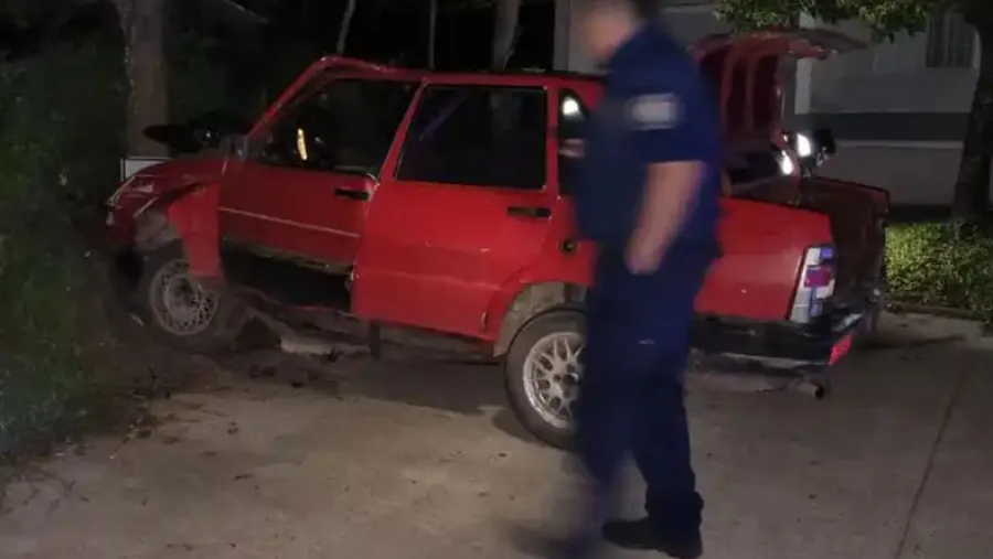 Siete jóvenes heridos en Gualeguaychú, tras chocar contra un árbol: el conductor dio positivo de alcoholemia