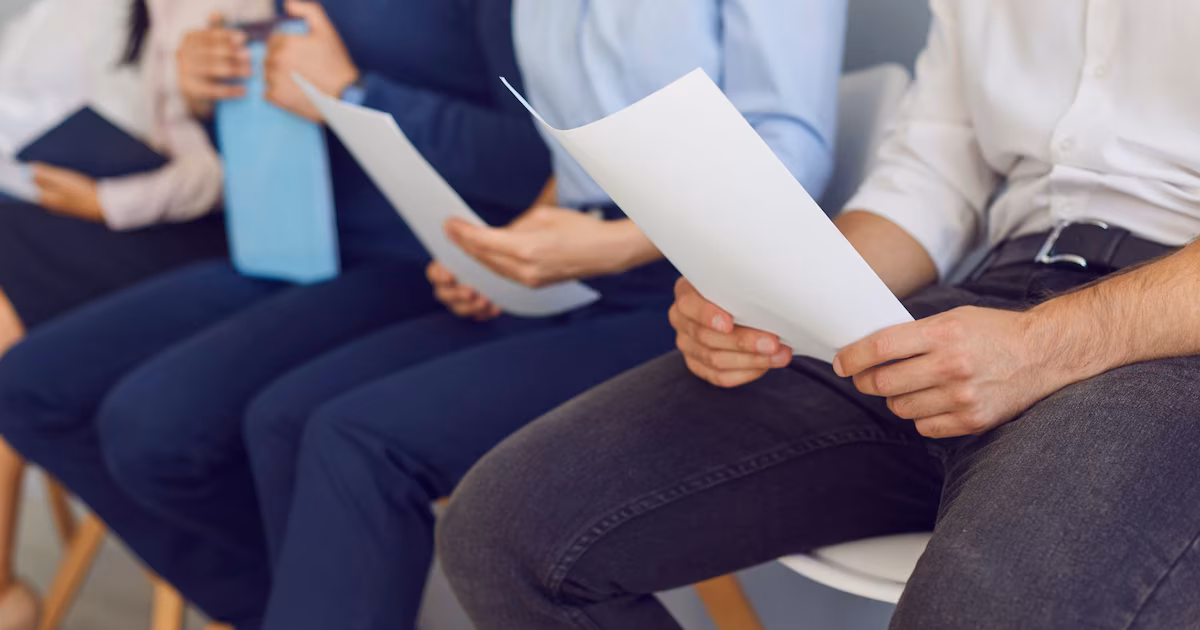 Cuatro de cada 10 trabajadores argentinos buscan un segundo empleo para llegar a fin de mes, según una encuesta