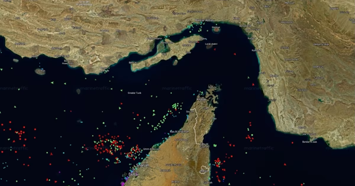 Dónde están los petroleros que aguardan para cruzar el estrecho de Ormuz ante el bloqueo naval decretado por Estados Unidos