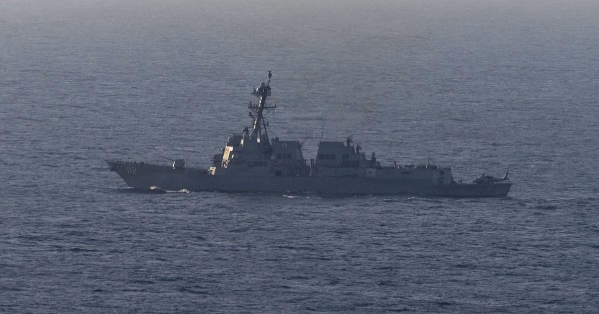 Estados Unidos aseguró que 20 buques permanecen varados en un puerto estratégico de Irán debido al bloqueo navalLa restricción impide la navegación normal, afecta rutas comerciales hacia Afganistán y Asia Central y agrava la presión sobre el comercio marítimo en toda la región