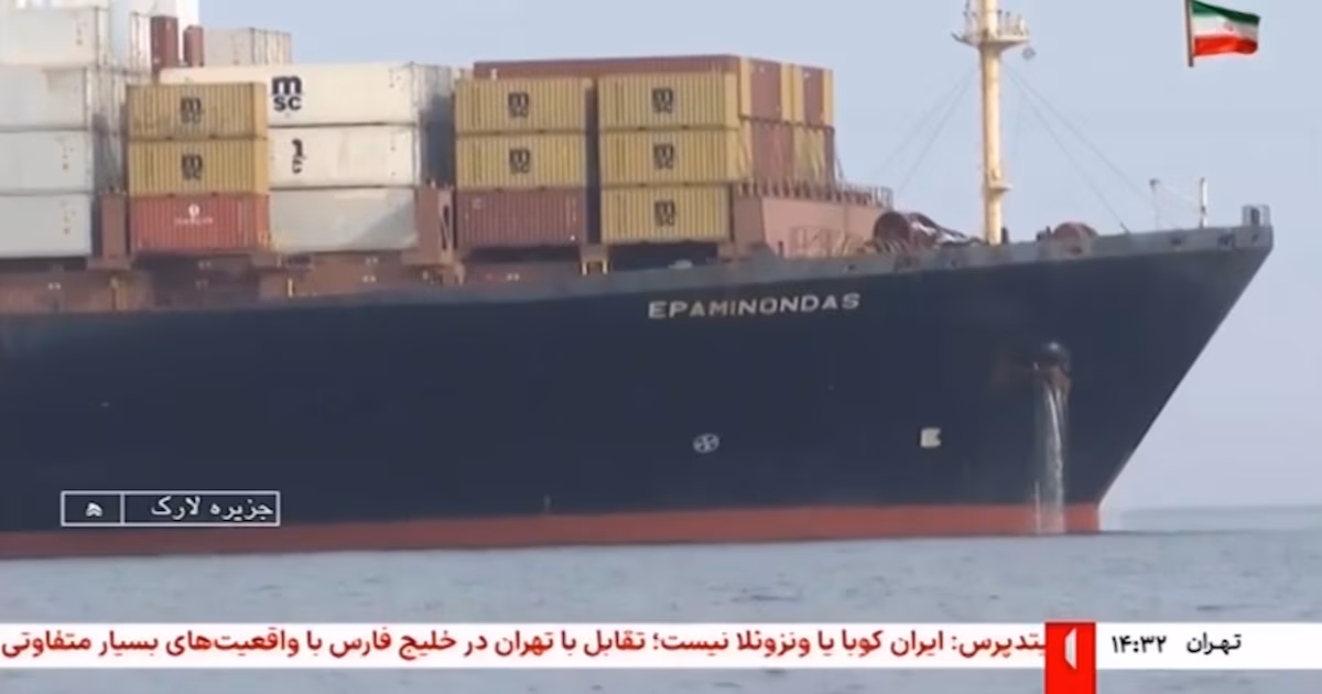 Irán exhibe los barcos portacontenedores secuestrados y recrudece sus amenazas a quienes naveguen por el estrecho de Ormuz