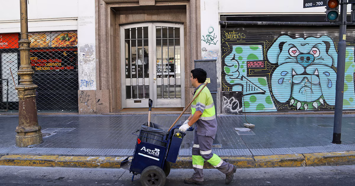 Cuánto gana un barrendero en la Ciudad de Buenos Aires en abril 2026