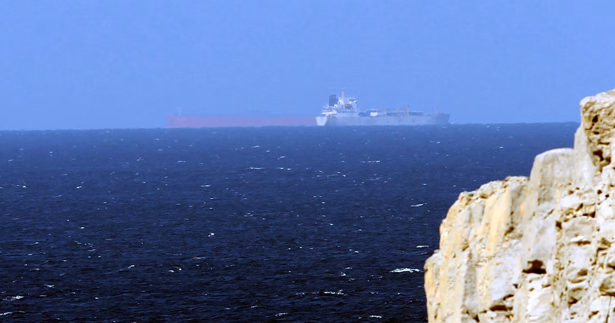 El régimen de Irán afirmó haber cerrado nuevamente el estrecho de Ormuz