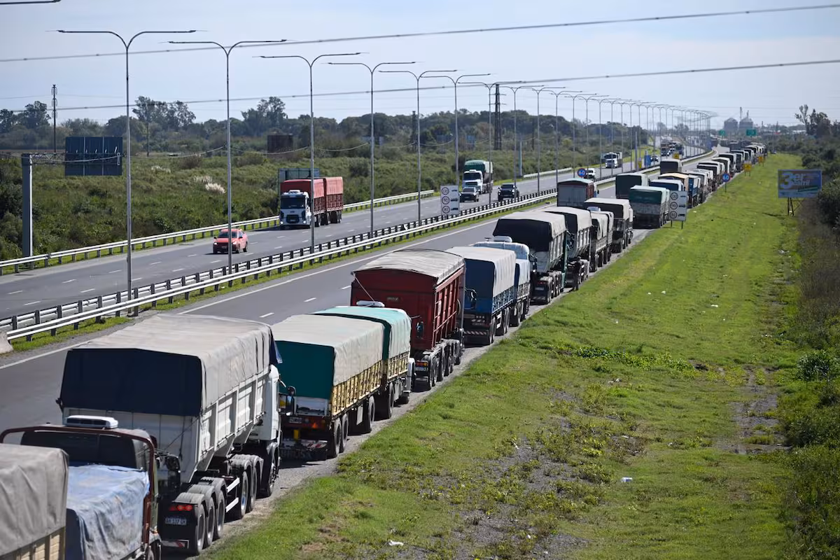 Cosecha récord: llega un aluvión de camiones a los puertos del Gran Rosario