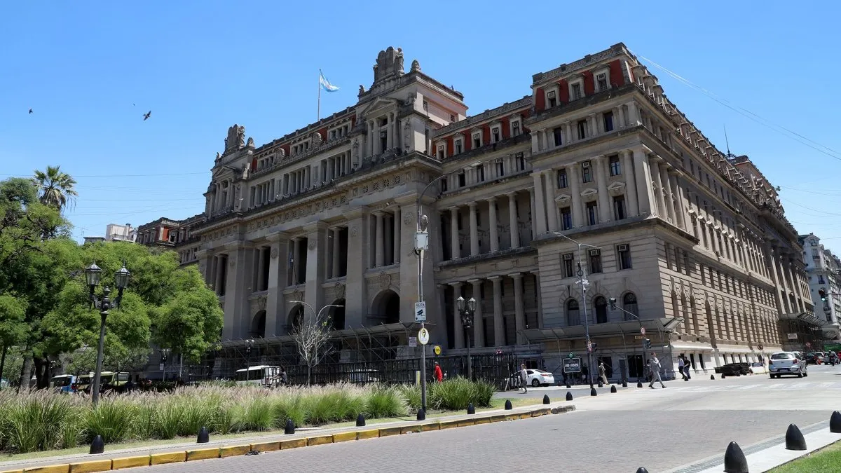 Axel Kicillof vuelve a la Corte Suprema por una deuda de $2,2 billones de ANSES