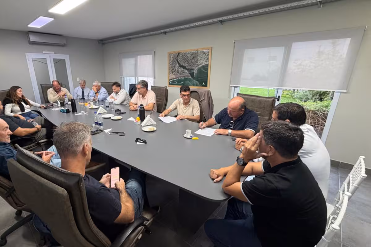 Acuerdo en Quequén: los transportistas levantaron la protesta tras pactar una suba del 16% en la tarifa