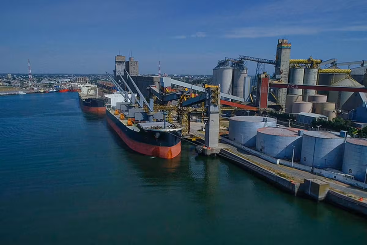 “Insostenible”: en Quequén hay 17 buques en espera para cargar por un conflicto y calculan un perjuicio de US$280 millones