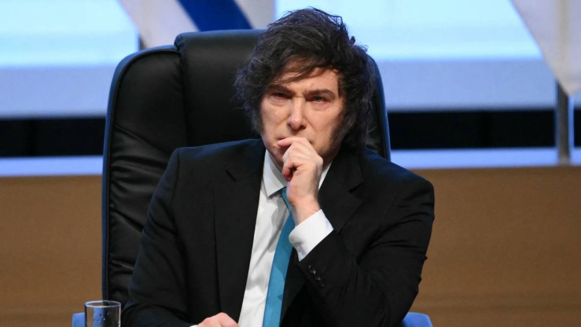 Más del 60% rechaza la reelección de Javier Milei y aumentan las señales de desgaste del Gobierno