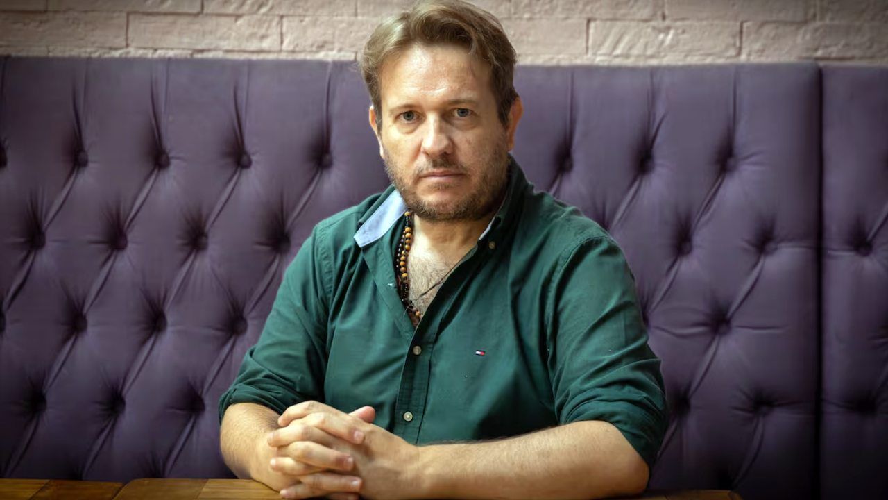 Biógrafo de Milei, Nicolás Márquez, exige la renuncia inmediata de Adorni