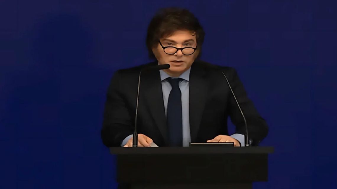 Javier Milei admite “estos últimos meses fueron duros” y ratifica que no cambiará el rumbo