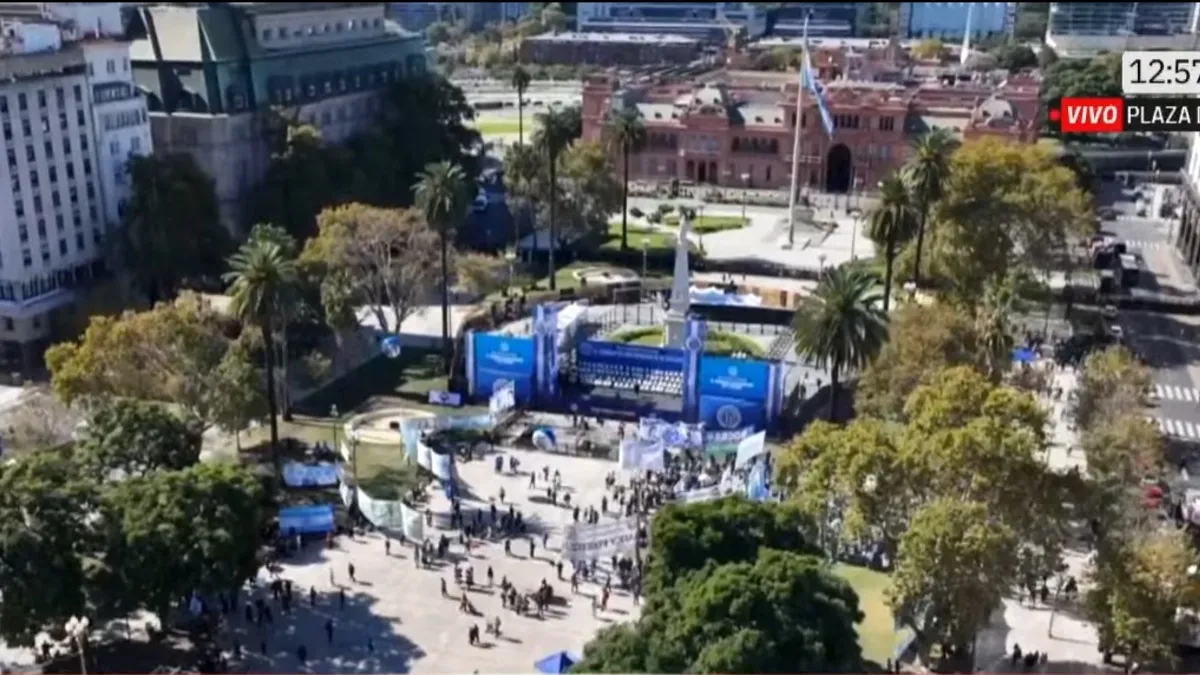 Marcha de la CGT: gremios se movilizan a Plaza de Mayo con consignas contra el Gobierno y la reforma laboral