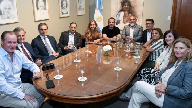 Un sector del peronismo lanza una corriente moderada y federal