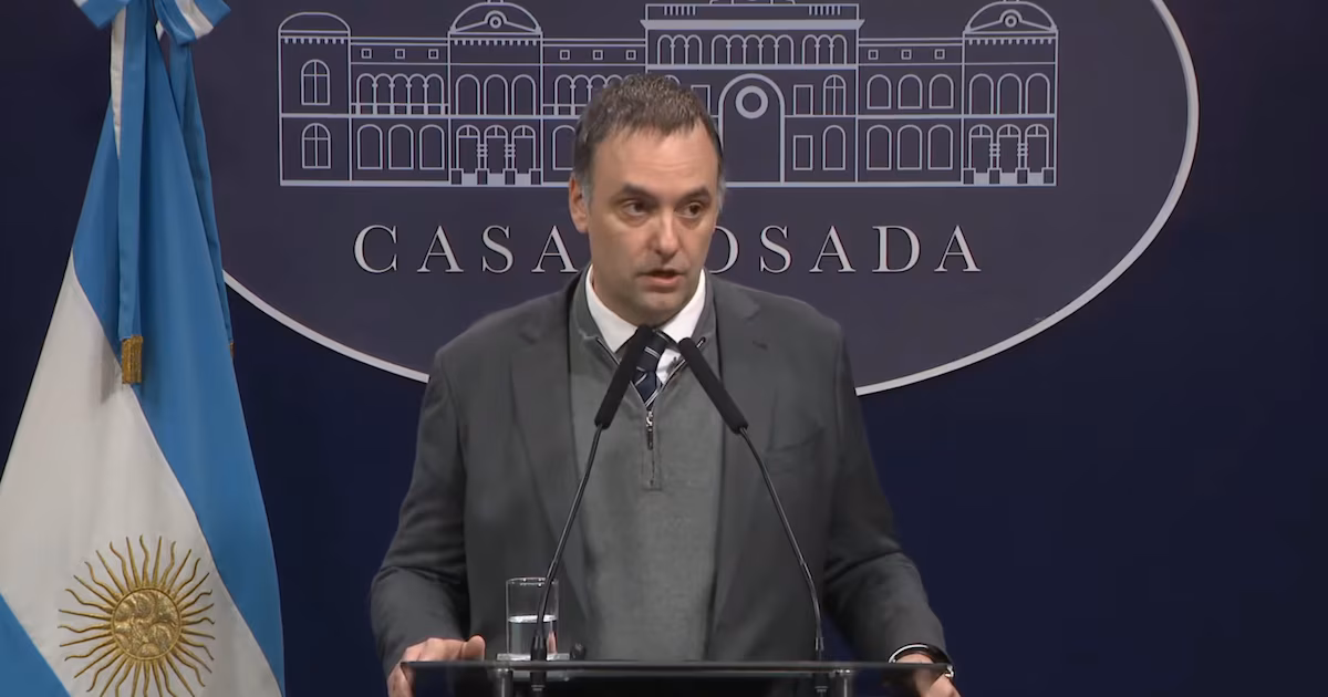 Manuel Adorni: “Jamás voy a renunciar, jamás voy a ceder ante las presiones”El jefe de Gabinete volvió a rechazar las acusaciones en su contra. Negó ser titular de un sociedad en el exterior junto a Marcelo Grandio e insistió: “La causa judicial no va a prosperar”