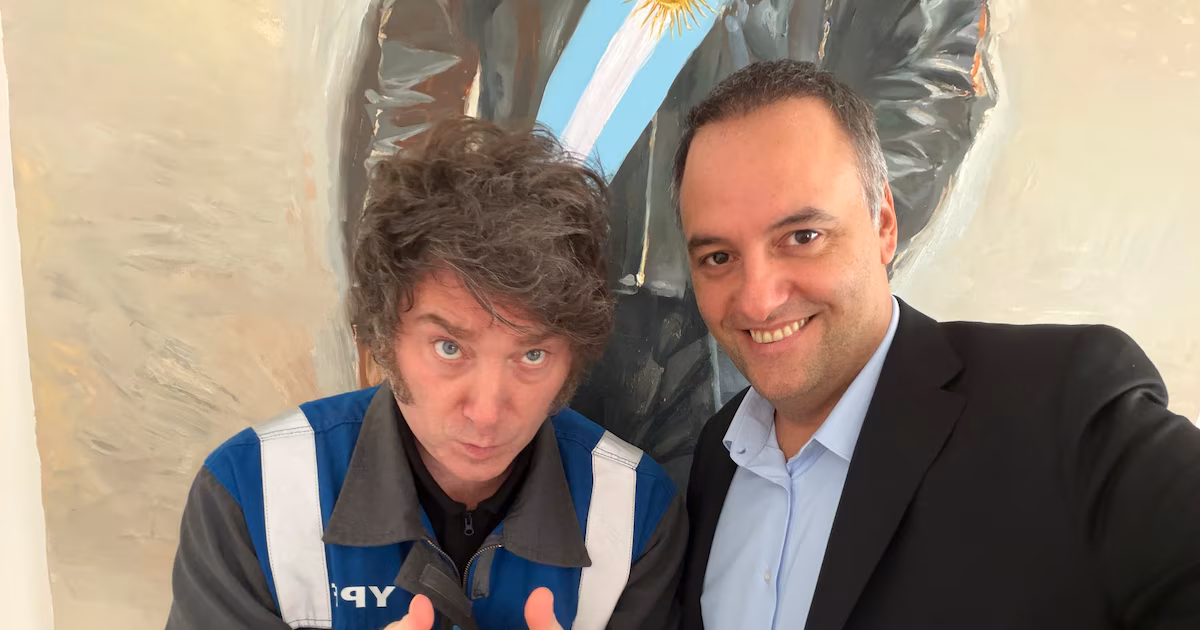 Javier Milei recibe a Manuel Adorni en la Quinta de Olivos y buscan una nueva agenda de propuestas para las próximas semanasEl jefe de Gabinete estará con el jefe de Estado en la Residencia Presidencial desde las 9.30 horas. En la cúpula de la administración libertaria creen que está la posibilidad de salir de la fase defensiva de la gestión