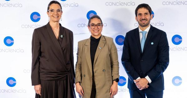 PENSAR EN LOS JÓVENES La Asociación Conciencia y el cóctel que reunió a todos por la educación: "El futuro no se espera: se enseña, se aprende y se construye"