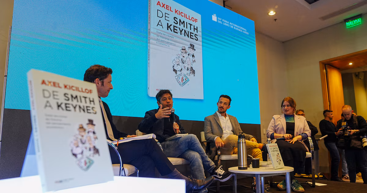 Kicillof presentó su libro “De Smith a Keynes” con críticas al Gobierno: “El riesgo que hay en la Argentina no es el kuka, es Milei”El gobernador bonaerense disertó en La Feria del Libro acompañado por economistas y comunicadores. Cuestionó la escuela austríaca y dijo que si Keynes ve lo que sucede en el país “se vuelve a morir”