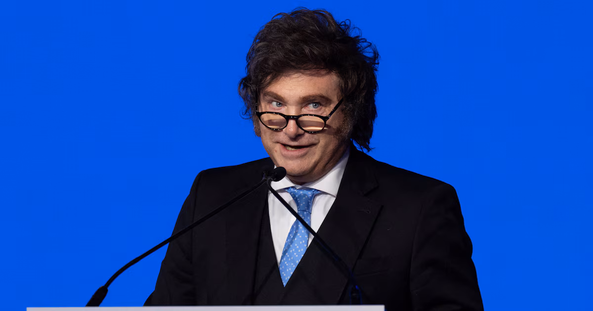 Milei defendió el programa económico en EEUU: “Merecemos que sigan mejorando la calificación crediticia”El Jefe de Estado disertó ante la 29° Conferencia Global del Instituto Milken, think tank financiero con sede en Los Ángeles. Antes, se reunió con empresarios y el Gobierno anunció una millonaria inversión de la petrolera Chevron. Mañana regresará a la Argentina