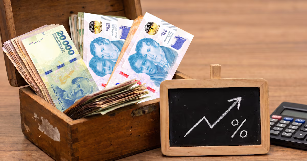 Fitch mejoró la calificación de deuda argentina: ¿cuánto podría bajar el riesgo país?