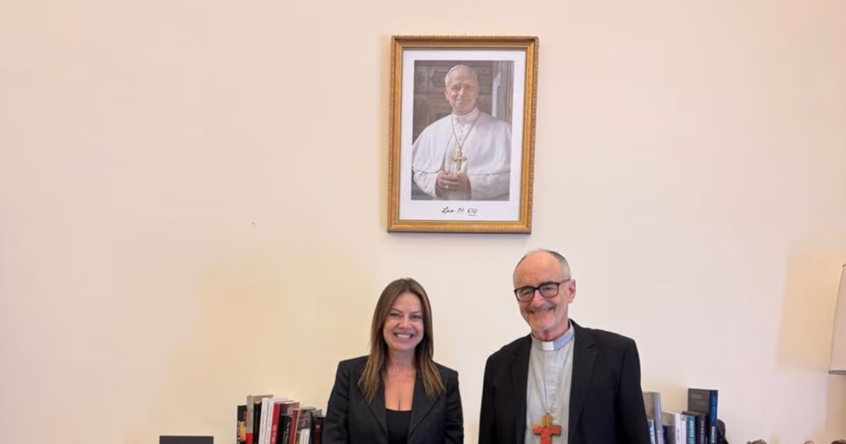 Pettovello expuso las políticas sociales del Gobierno ante el Vaticano y entregó el documento “Museo de la Corrupción”