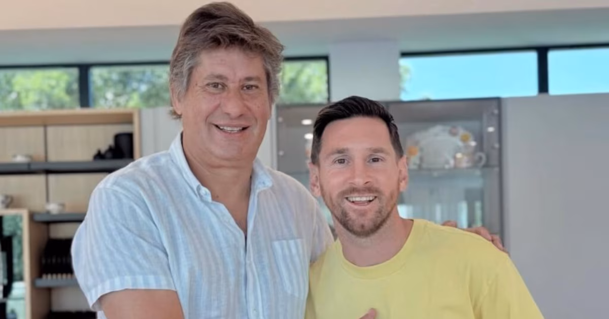 Quién es Roly Santacroce, el intendente que pidió licencia para ir al Mundial 2026 con sus amigos