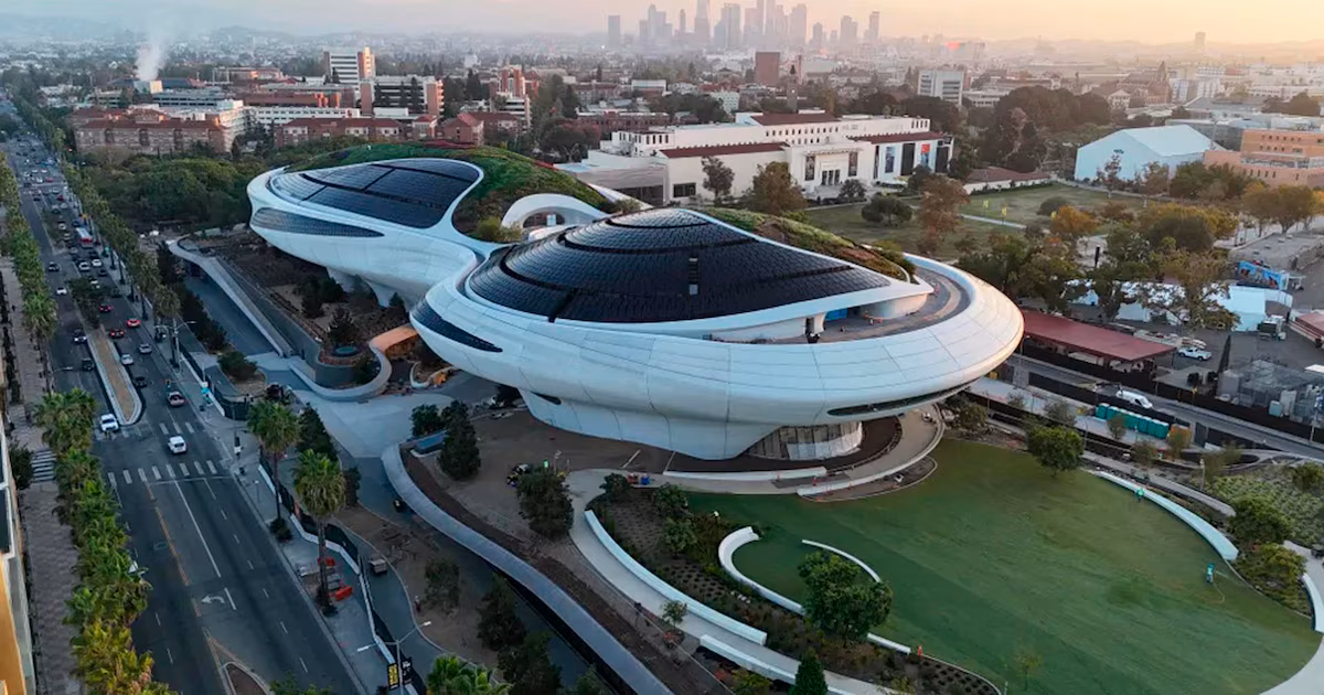 Un edificio que parece una nave espacial, 40.000 obras y George Lucas: qué se sabe del nuevo museo de Los Ángeles