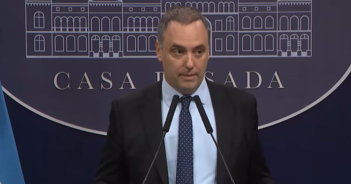 Manuel Adorni: “Que los principales funcionarios de un gobierno y su familiares tengan custodia es un tema de seguridad nacional”Tras la reapertura de la sala de prensa, el jefe de Gabinete volvió a hablar en conferencia y respondió así las dudas sobre el uso de recursos públicos para proteger a su entorno