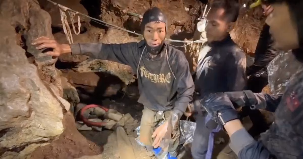 Cuatro aldeanos fueron rescatados tras permanecer diez días atrapados en la cueva inundada en Laos