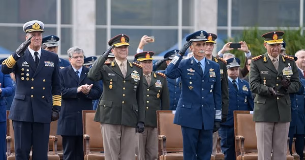 Presti restableció la función de contrainteligencia militar y deroga una resolución de la gestión de Nilda GarréLa medida busca reorganizar el Sistema de Inteligencia de Defensa. Para el Gobierno, la normativa vigente desde 2006 limitó capacidades de protección frente al terrorismo internacional, injerencia y amenazas militares externas