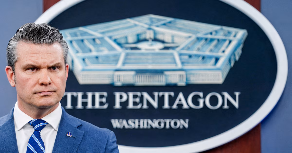 EN VIVO: El Pentágono brindará una conferencia de prensa para actualizar la situación de la guerra en IránLa presentación está prevista para este martes a las 8 de la mañana (hora del Este) y contará con la participación del Secretario de Guerra, Pete Hegseth, y del jefe del Estado Mayor Conjunto, el general Dan Caine