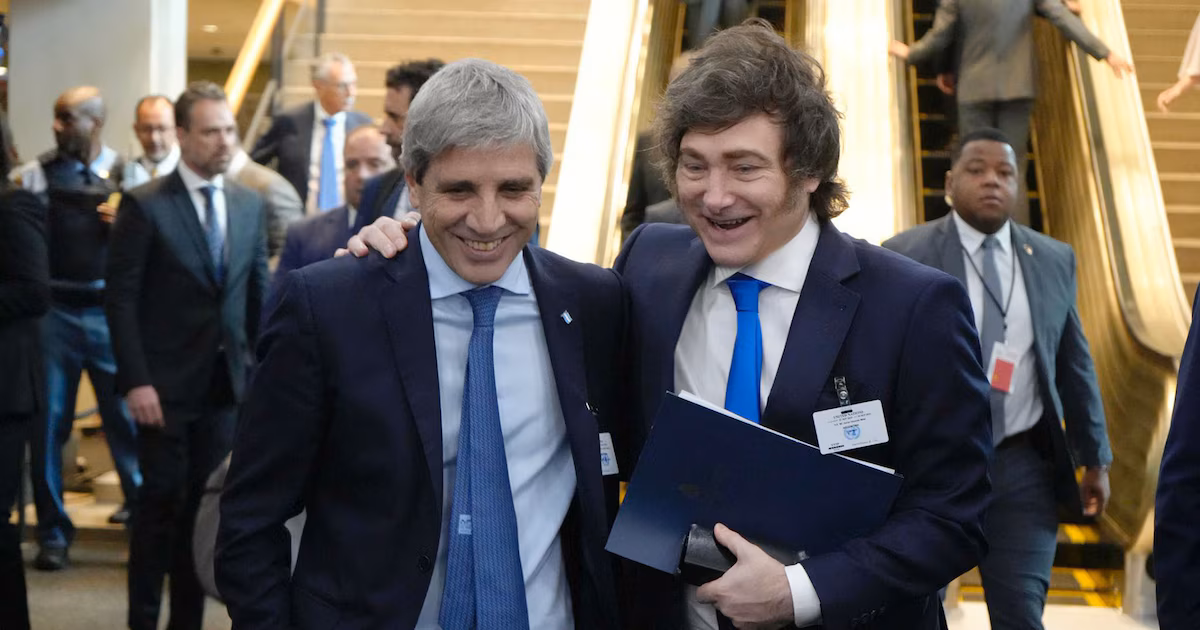 Una calificadora de riesgo de Estados Unidos elevó la nota de deuda soberana de la Argentina