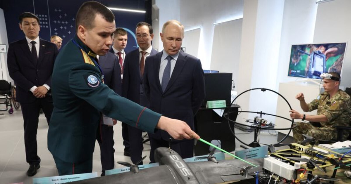 Putin permitirá que los bancos armen a sus empleados para defenderse de los ataques con drones