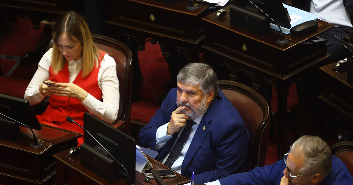 El PJ se dividió en el Senado por los pliegos judiciales en medio de las negociaciones de los gobernadores y el rechazo KJosé Mayans votó en contra del pliego de Carlos Mahíquez, mientras que la otra senadora por Formosa, María Teresa Margarita González, lo hizo a favor
