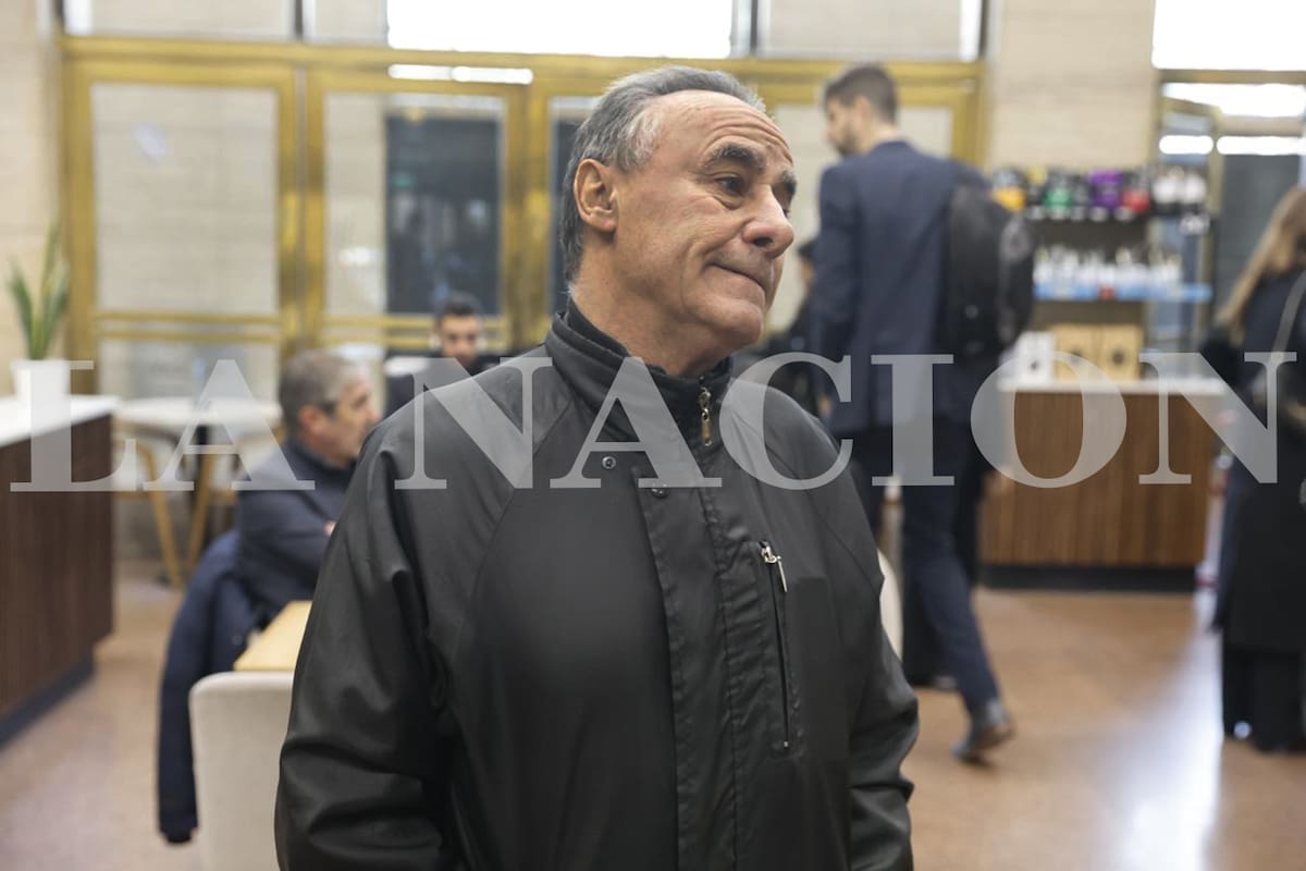 Juicio del caso Cuadernos. El encargado del edificio de Cristina Kirchner en Recoleta se desdijo: declaró que no vio bolsos